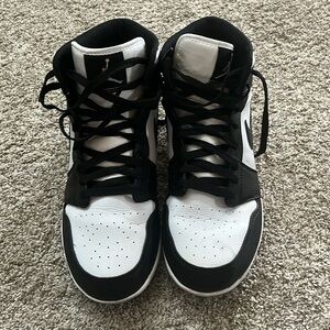 Nike Men’s Jordan Alpha 1 menace football cleats. Size 11. Black and white